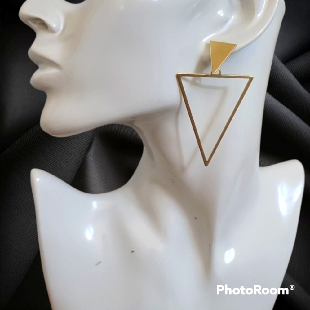 3/$30 Goldtone Geometric Mod Cubism Triangle Spike Post Earrings